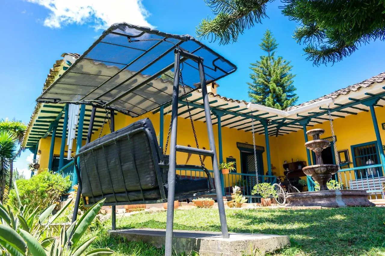 FINCA COCUYAL...todo un pesebre VIVO! Rionegro Сasa de vacaciones