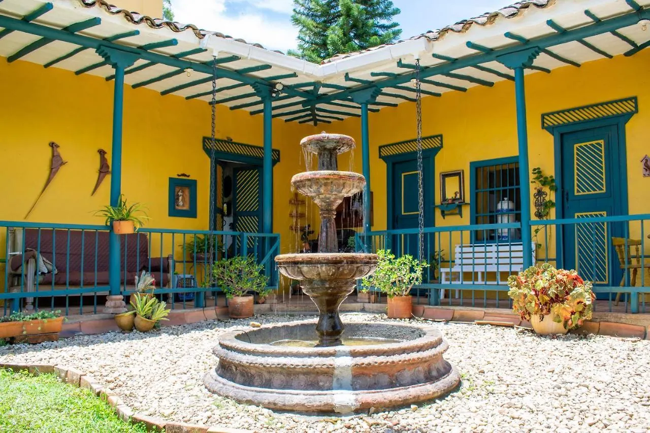 FINCA COCUYAL...todo un pesebre VIVO! Rionegro
