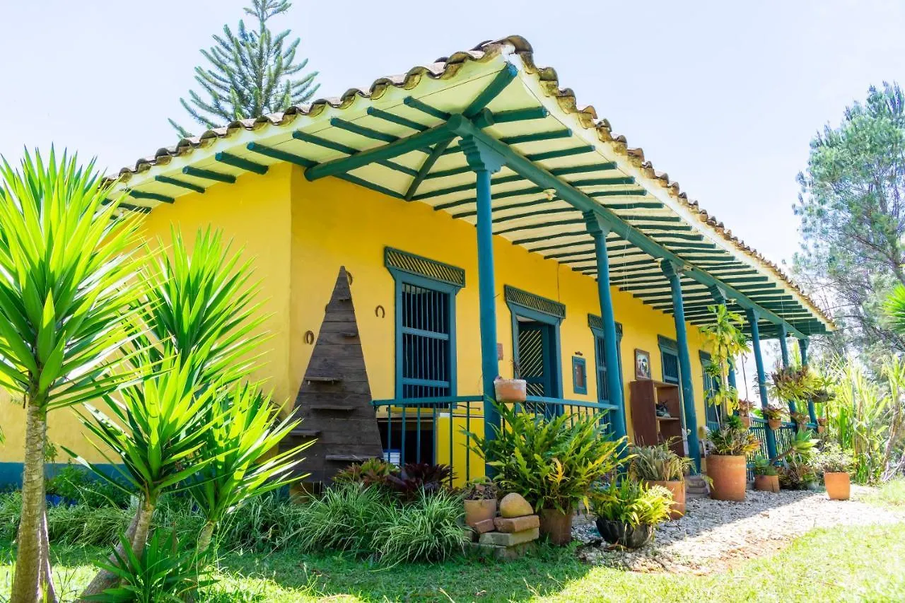 FINCA COCUYAL...todo un pesebre VIVO! Rionegro 0*,  Colombia