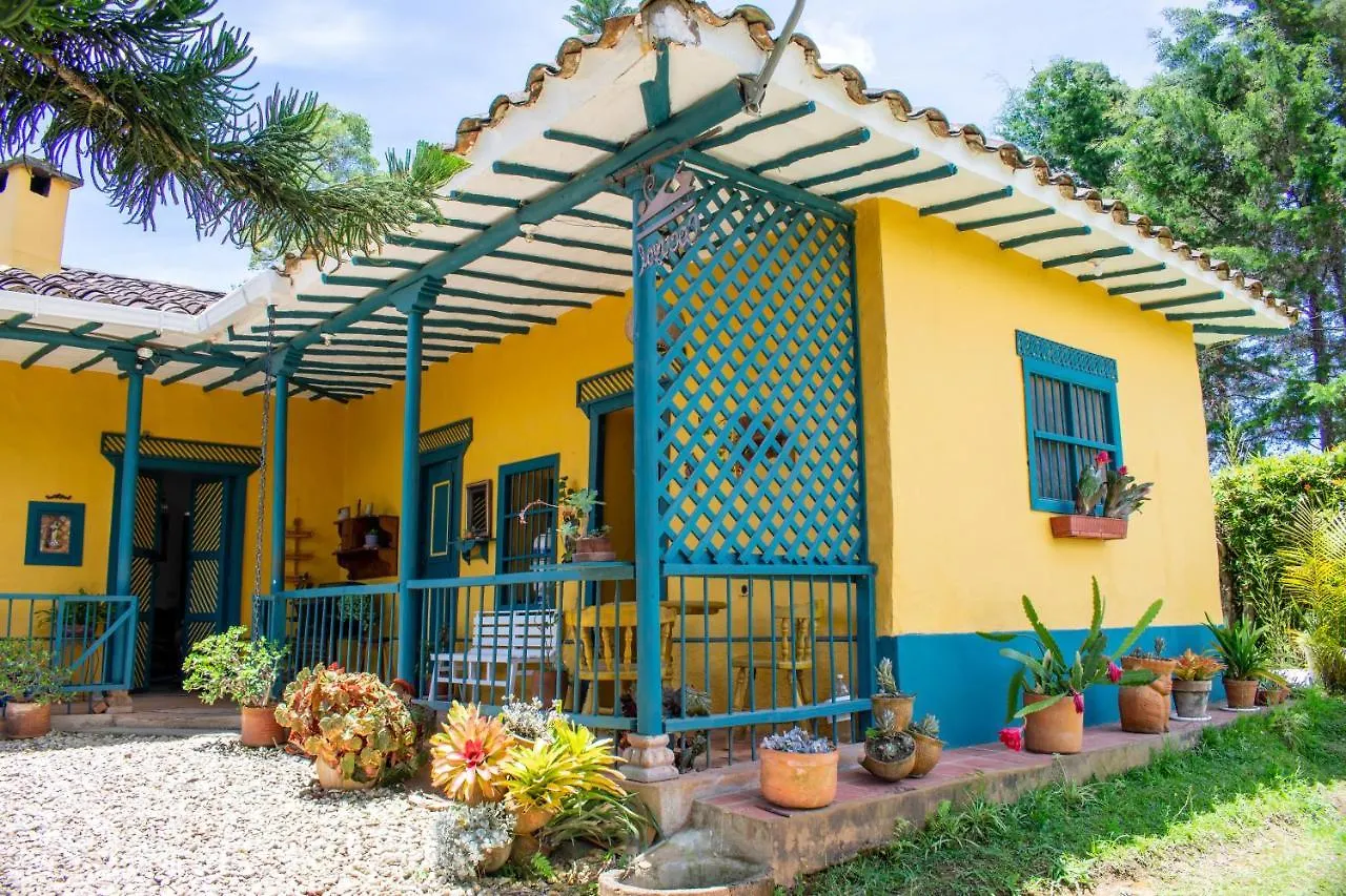 FINCA COCUYAL...todo un pesebre VIVO! Rionegro